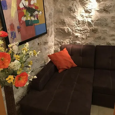 Toni Apartment