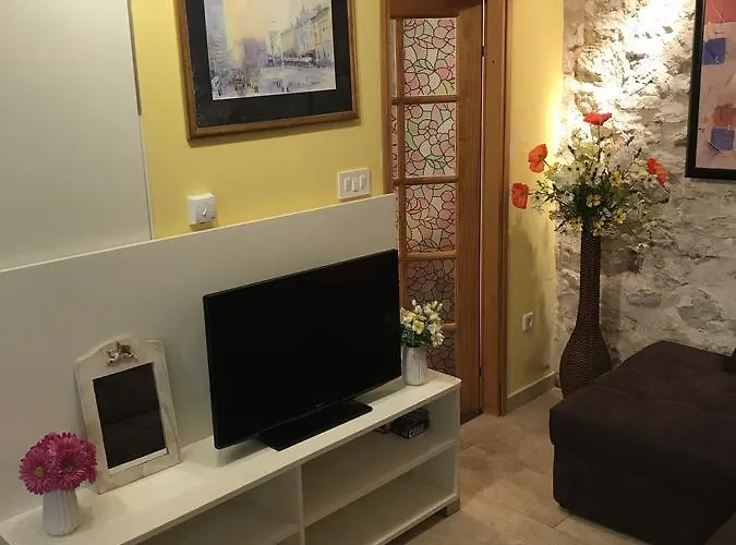 Toni * Tribunj (Sibenik-Knin)